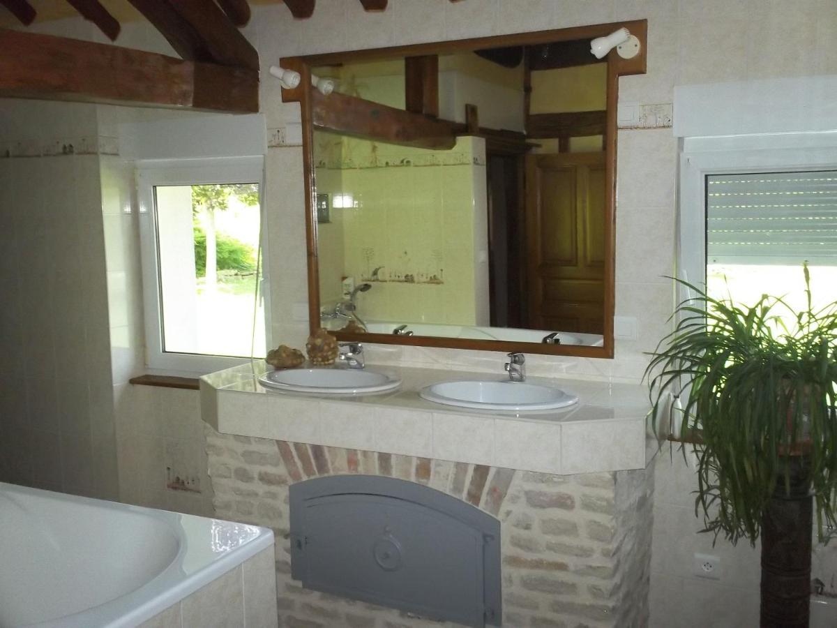 Chambre D'Hotes Des P'Tits Bonheurs Dosches ภายนอก รูปภาพ